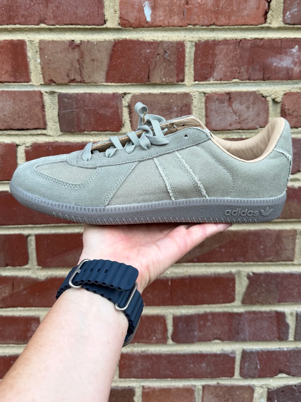 Adidas - BW Army Shoes - Unisex -M:8/W:9 - NWT/NWB